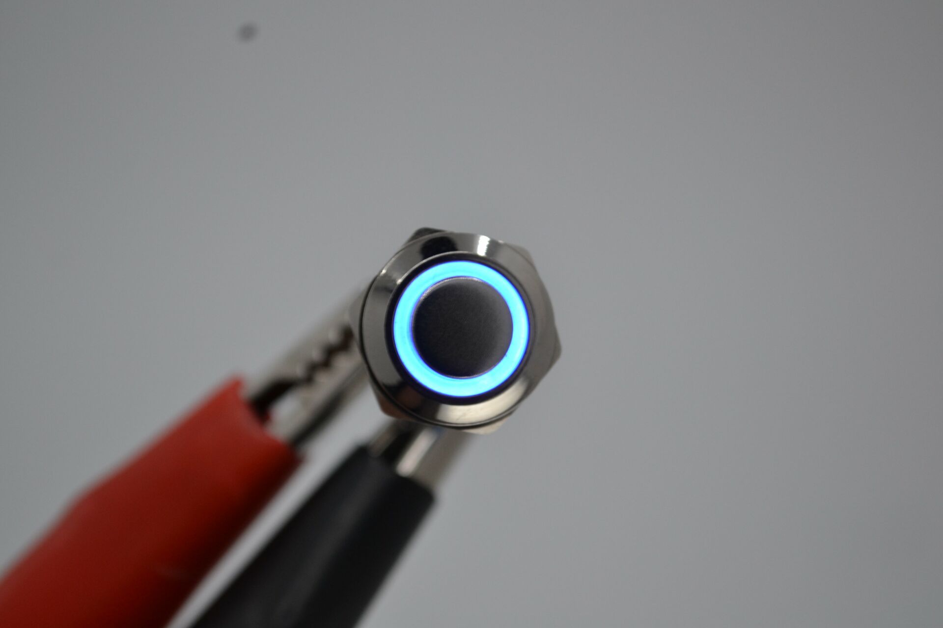 12mm Kalıcı Anahtar 12V 24V Mavi Işıklı Yuvarlak Metal