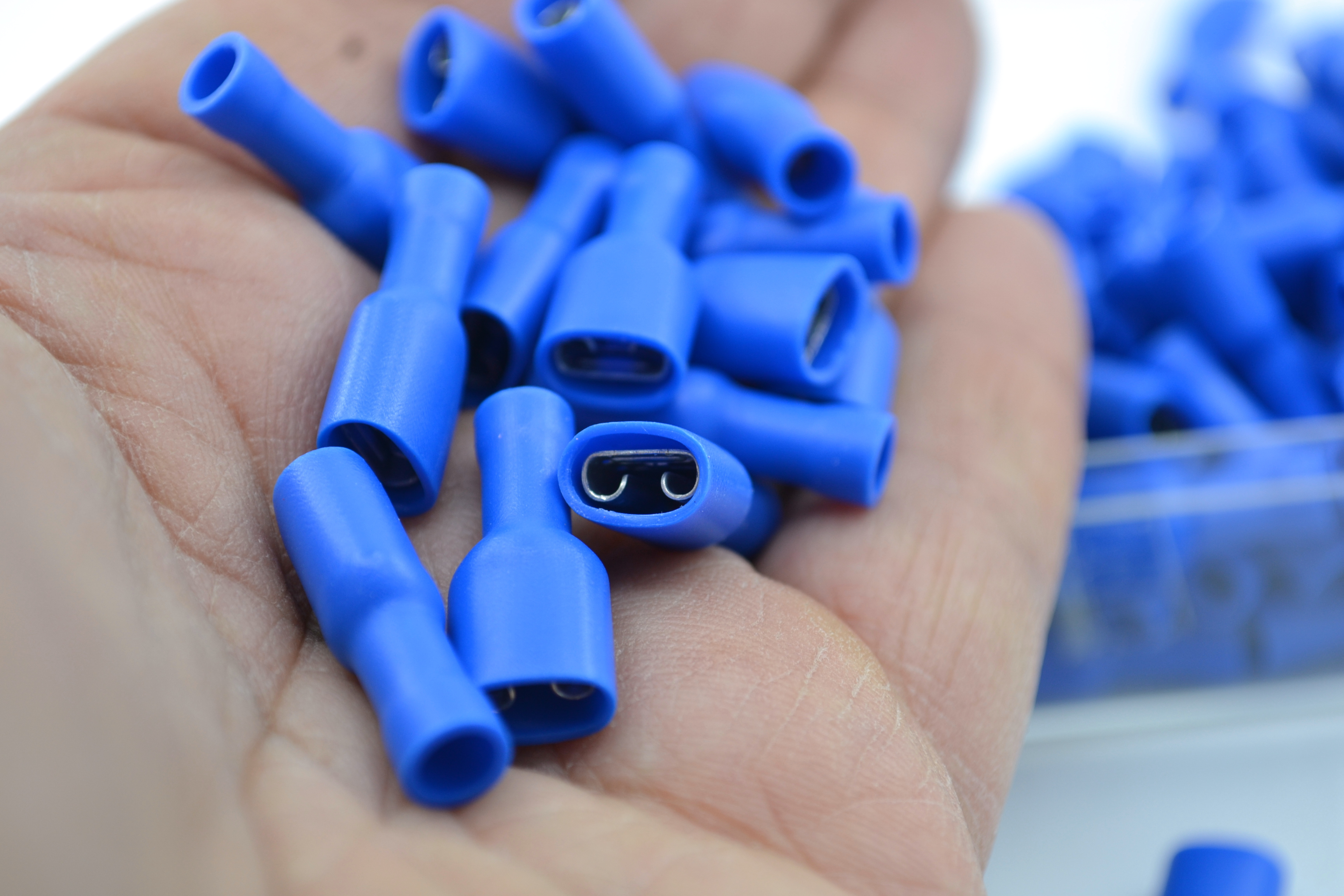 1,50-2,50mm Kablo Ucu 6,3 Dişi Fiş Mavi Izolasyonlu Sıkmalı