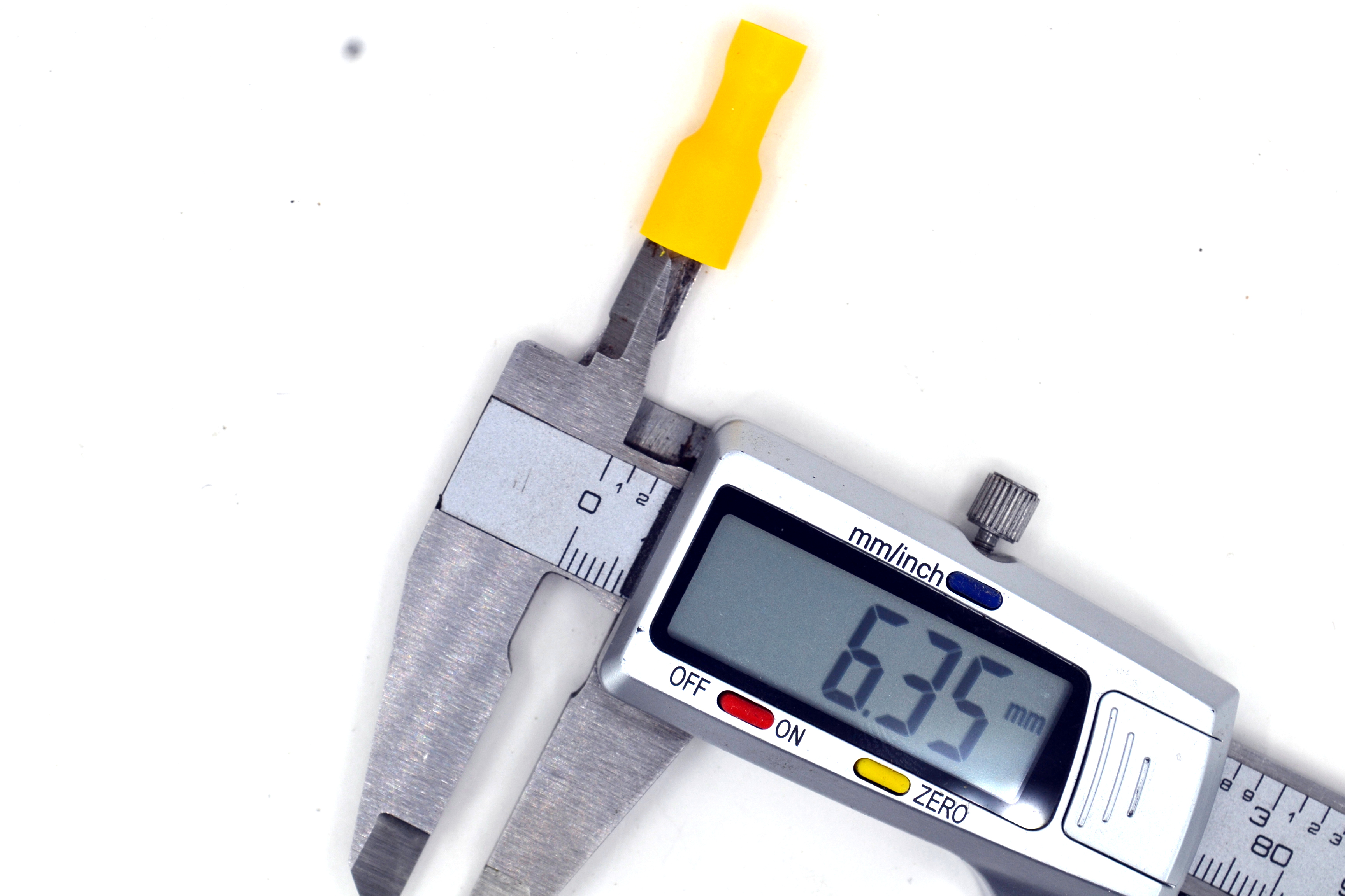 4,00-6,00mm Kablo Ucu 6,3 Dişi Sarı Izolasyonlu Sıkmalı